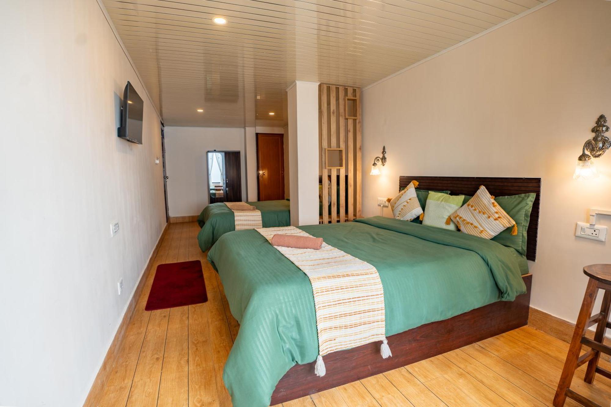 Monratino Himadrie -2 Mins Walk From Mall Road - All Rooms Have Kanchenjunga Mountain View Darjeeling  Ngoại thất bức ảnh