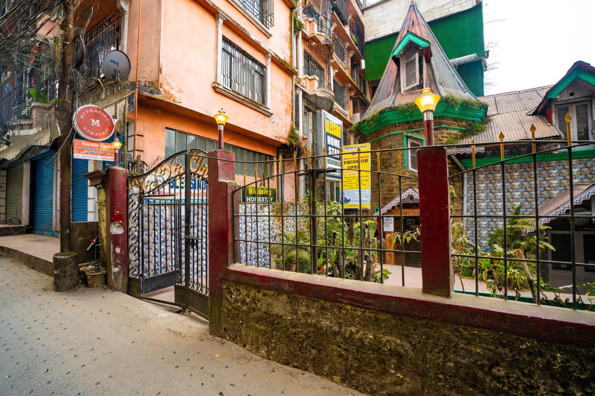 Monratino Himadrie -2 Mins Walk From Mall Road - All Rooms Have Kanchenjunga Mountain View Darjeeling  Ngoại thất bức ảnh
