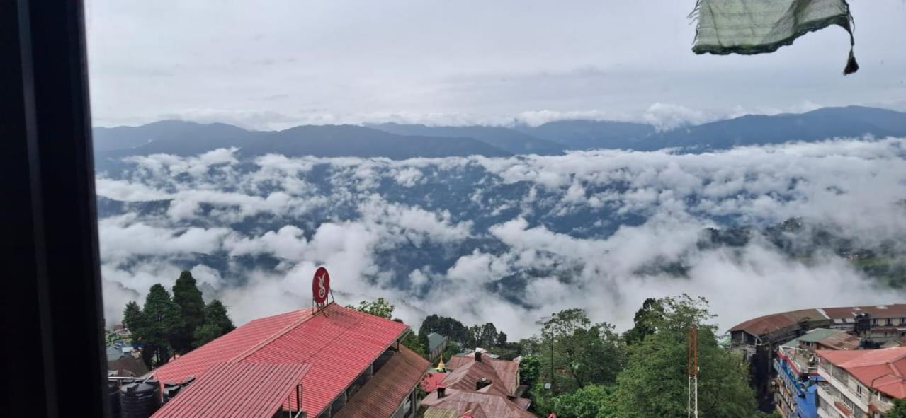 Monratino Himadrie -2 Mins Walk From Mall Road - All Rooms Have Kanchenjunga Mountain View Darjeeling  Ngoại thất bức ảnh